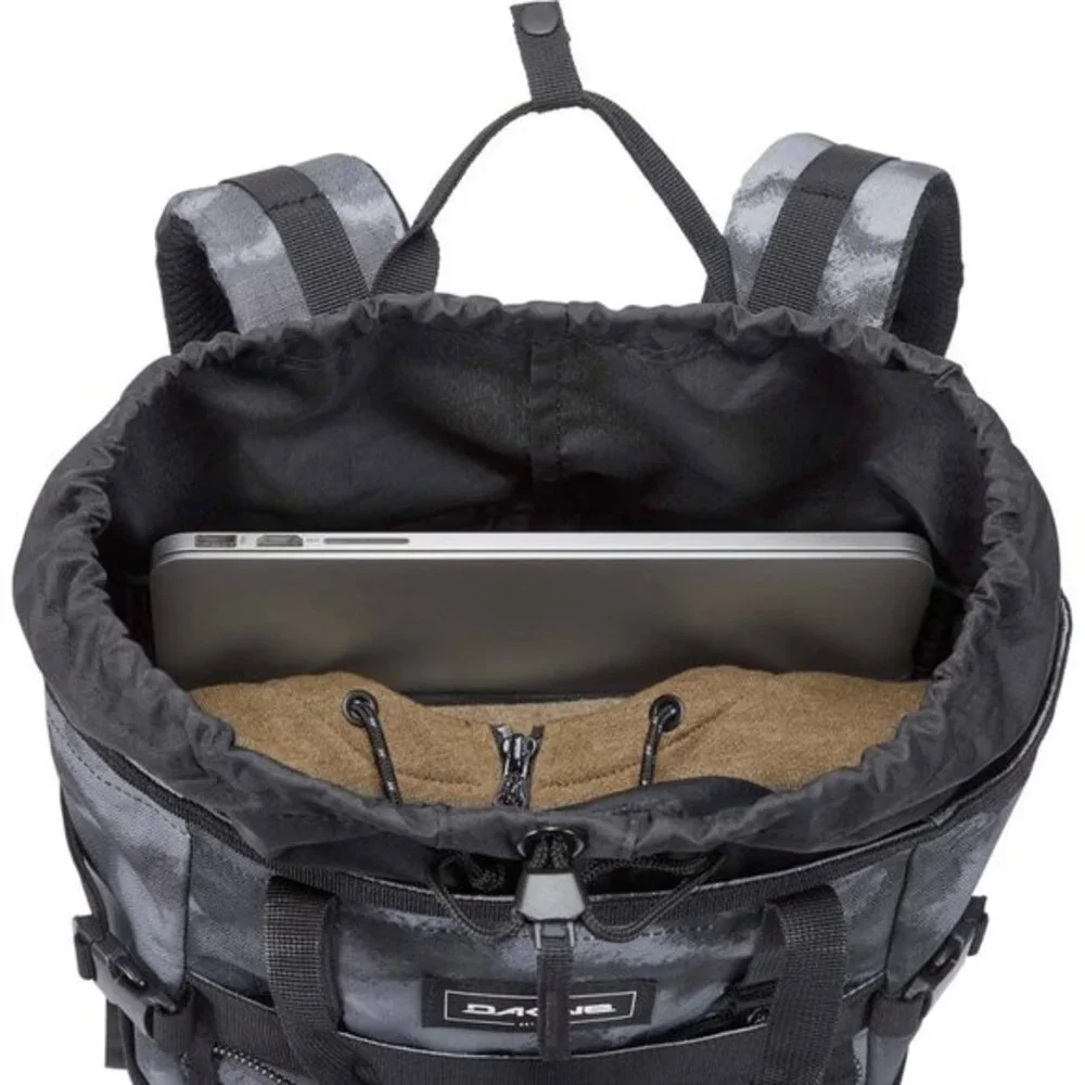 Dakine new without
